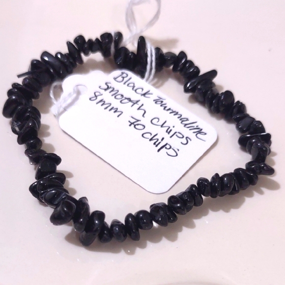 Handcrafted Jewelry - 8MM BLACK TOURMALINE SMOOTH CHIPS 70 CHIPS COLOR BLACK